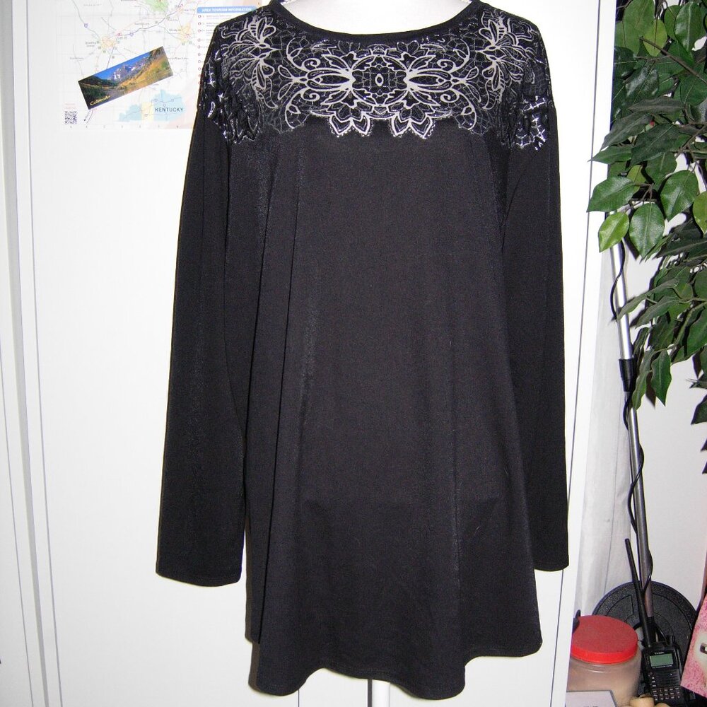 Plus Size Womens Lace Detail black/silver Top size 2X